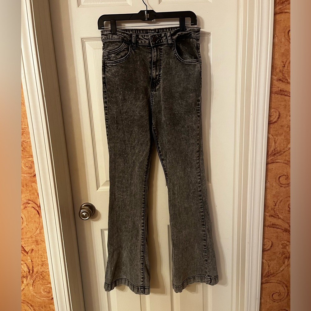 Women’s Nasty Gal Recycled Cotton Grey Distressed Flare Jean - Picture 2 of 9